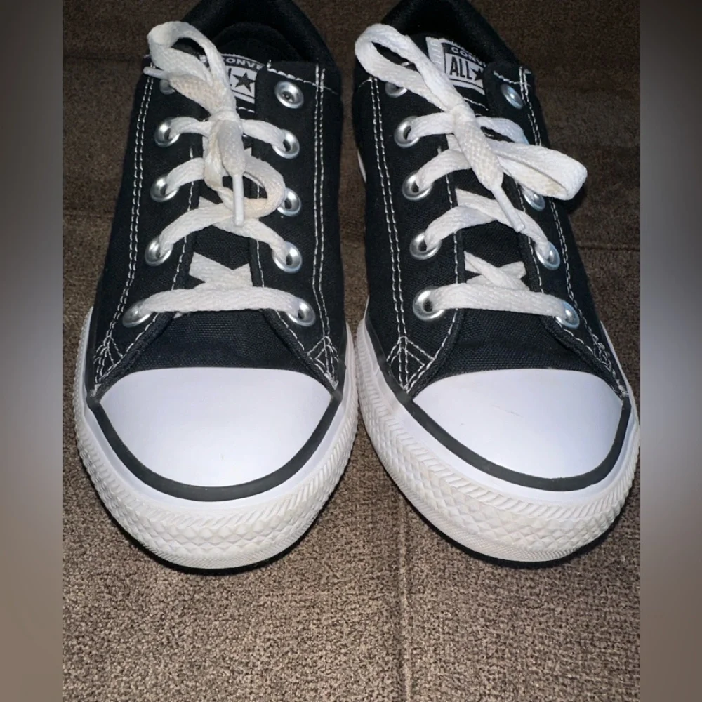 Converse Kids Black and White Low Top Sneakers Size 3